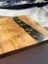 Load image into Gallery viewer, Color changing olive wood serving board
