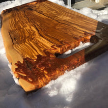 Load image into Gallery viewer, T.rex x classic olive serving board