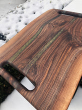 Load image into Gallery viewer, Classic walnut board with 3xcolor changing epoxy
