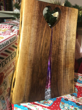 Load image into Gallery viewer, Walnut board w heart handle