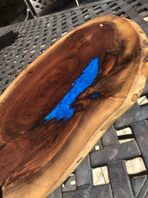 Load image into Gallery viewer, Circular walnut board with blue epoxy