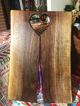 Load image into Gallery viewer, Walnut board w heart handle